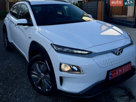 Белый Хендай Kona Electric, объемом двигателя 0 л и пробегом 95 тыс. км за 17500 $, фото 1 на Automoto.ua