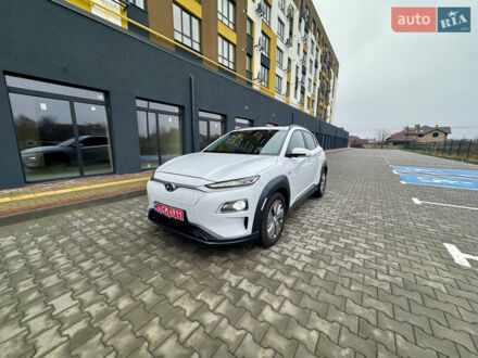 Белый Хендай Kona Electric, объемом двигателя 0 л и пробегом 113 тыс. км за 18600 $, фото 1 на Automoto.ua