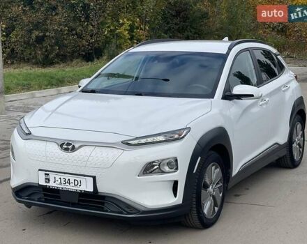 Білий Хендай Kona Electric, об'ємом двигуна 0 л та пробігом 105 тис. км за 16800 $, фото 1 на Automoto.ua