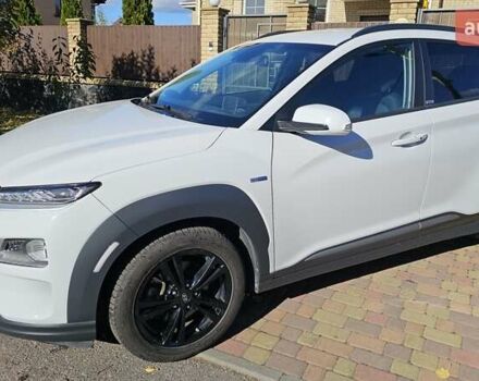 Белый Хендай Kona Electric, объемом двигателя 0 л и пробегом 44 тыс. км за 17450 $, фото 1 на Automoto.ua