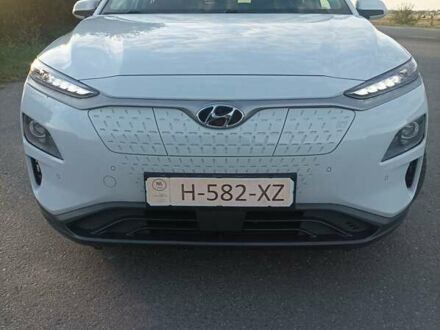 Хендай Kona Electric 2020 в Волочиске на Automoto.ua Белый Хендай Kona Electric, объемом двигателя 0 л и пробегом 178 тыс. км за 17100 $, фото 1 на Automoto.ua