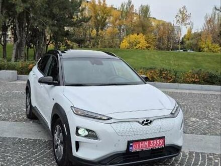 Хендай Kona Electric 2020 в Днепре (Днепропетровске) на Automoto.ua Белый Хендай Kona Electric, объемом двигателя 0 л и пробегом 82 тыс. км за 20437 $, фото 1 на Automoto.ua