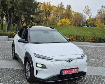 Белый Хендай Kona Electric, объемом двигателя 0 л и пробегом 82 тыс. км за 20437 $, фото 1 на Automoto.ua