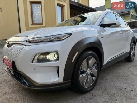 Хендай Kona Electric 2020 в Львове на Automoto.ua Белый Хендай Kona Electric, объемом двигателя 0 л и пробегом 74 тыс. км за 16750 $, фото 1 на Automoto.ua