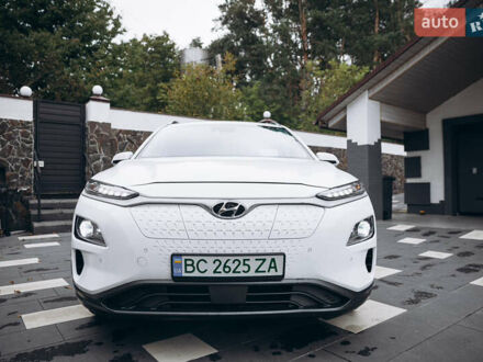 Белый Хендай Kona Electric, объемом двигателя 0 л и пробегом 30 тыс. км за 30500 $, фото 1 на Automoto.ua