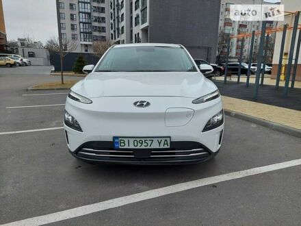 Хендай Kona Electric 2021 в Кременчуге на Automoto.ua Белый Хендай Kona Electric, объемом двигателя 0 л и пробегом 4 тыс. км за 37500 $, фото 1 на Automoto.ua