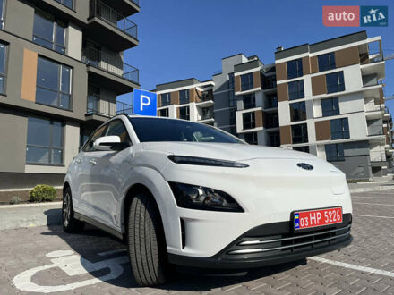 Хендай Kona Electric 2021 в Тернополе на Automoto.ua Белый Хендай Kona Electric, объемом двигателя 0 л и пробегом 51 тыс. км за 16999 $, фото 1 на Automoto.ua