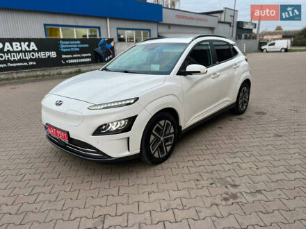 Белый Хендай Kona Electric, объемом двигателя 0 л и пробегом 120 тыс. км за 19550 $, фото 1 на Automoto.ua