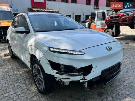 Белый Хендай Kona Electric, объемом двигателя 0 л и пробегом 42 тыс. км за 13000 $, фото 1 на Automoto.ua