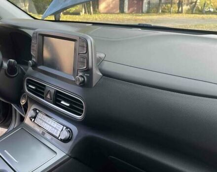 Черный Хендай Kona Electric, объемом двигателя 0 л и пробегом 100 тыс. км за 16999 $, фото 28 на Automoto.ua