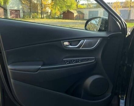 Черный Хендай Kona Electric, объемом двигателя 0 л и пробегом 100 тыс. км за 16999 $, фото 25 на Automoto.ua