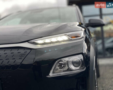 Черный Хендай Kona Electric, объемом двигателя 0 л и пробегом 123 тыс. км за 18900 $, фото 8 на Automoto.ua