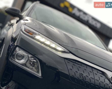 Черный Хендай Kona Electric, объемом двигателя 0 л и пробегом 123 тыс. км за 18900 $, фото 6 на Automoto.ua