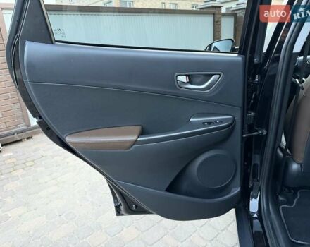 Черный Хендай Kona Electric, объемом двигателя 0 л и пробегом 125 тыс. км за 18599 $, фото 55 на Automoto.ua