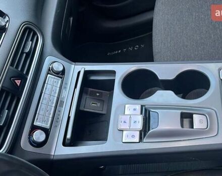 Черный Хендай Kona Electric, объемом двигателя 0 л и пробегом 124 тыс. км за 16600 $, фото 20 на Automoto.ua