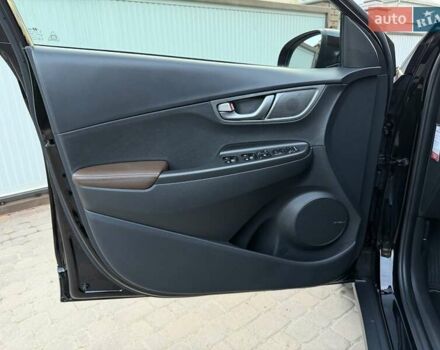 Черный Хендай Kona Electric, объемом двигателя 0 л и пробегом 125 тыс. км за 18599 $, фото 34 на Automoto.ua