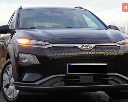 Черный Хендай Kona Electric, объемом двигателя 0 л и пробегом 124 тыс. км за 16600 $, фото 3 на Automoto.ua