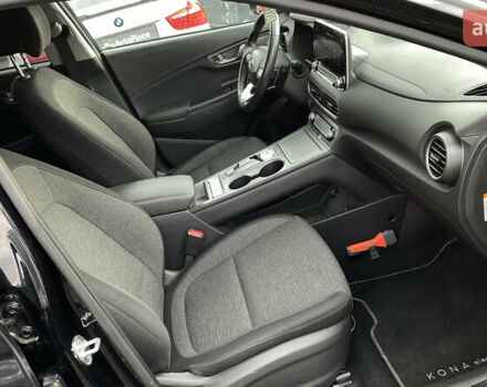 Черный Хендай Kona Electric, объемом двигателя 0 л и пробегом 123 тыс. км за 18900 $, фото 30 на Automoto.ua