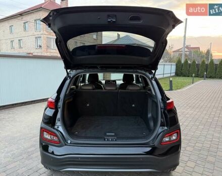 Черный Хендай Kona Electric, объемом двигателя 0 л и пробегом 125 тыс. км за 18599 $, фото 82 на Automoto.ua