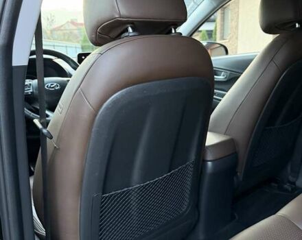 Черный Хендай Kona Electric, объемом двигателя 0 л и пробегом 125 тыс. км за 18599 $, фото 60 на Automoto.ua