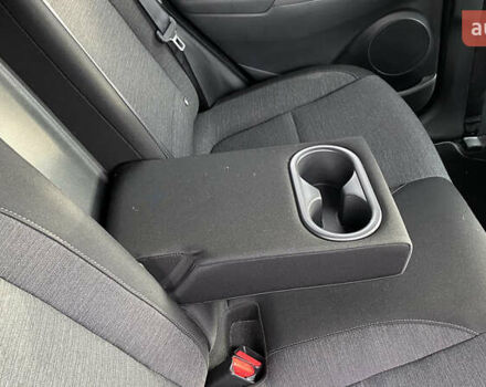 Черный Хендай Kona Electric, объемом двигателя 0 л и пробегом 123 тыс. км за 18900 $, фото 65 на Automoto.ua