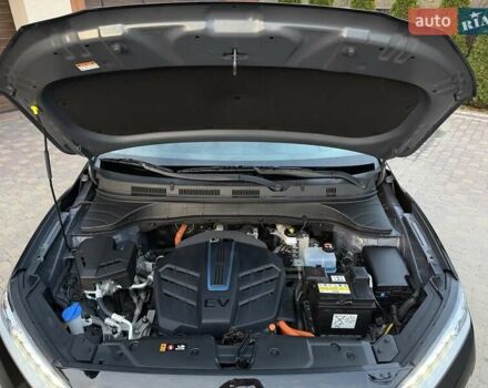 Черный Хендай Kona Electric, объемом двигателя 0 л и пробегом 125 тыс. км за 18599 $, фото 88 на Automoto.ua