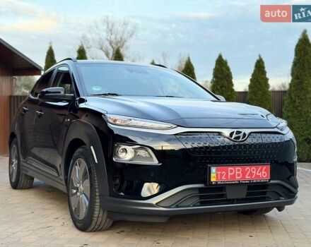 Черный Хендай Kona Electric, объемом двигателя 0 л и пробегом 125 тыс. км за 18599 $, фото 3 на Automoto.ua
