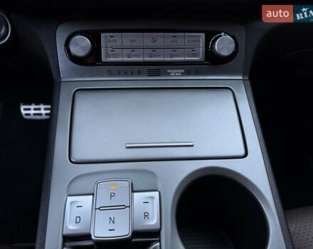 Черный Хендай Kona Electric, объемом двигателя 0 л и пробегом 125 тыс. км за 18599 $, фото 48 на Automoto.ua