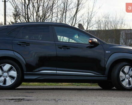 Черный Хендай Kona Electric, объемом двигателя 0 л и пробегом 124 тыс. км за 16600 $, фото 5 на Automoto.ua