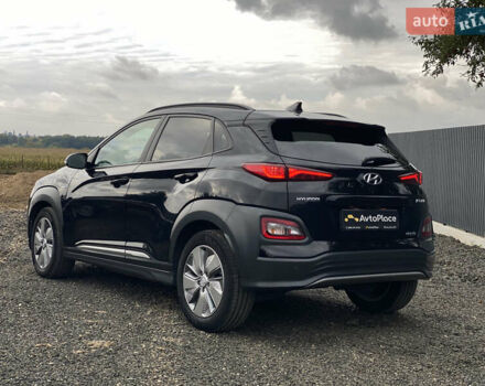 Черный Хендай Kona Electric, объемом двигателя 0 л и пробегом 123 тыс. км за 18900 $, фото 100 на Automoto.ua