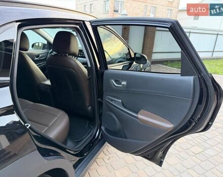 Черный Хендай Kona Electric, объемом двигателя 0 л и пробегом 125 тыс. км за 18599 $, фото 64 на Automoto.ua