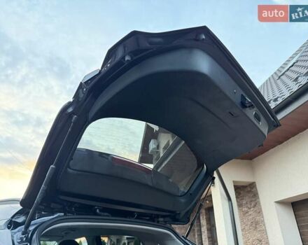 Черный Хендай Kona Electric, объемом двигателя 0 л и пробегом 125 тыс. км за 18599 $, фото 83 на Automoto.ua