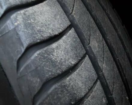 Черный Хендай Kona Electric, объемом двигателя 0 л и пробегом 125 тыс. км за 18599 $, фото 92 на Automoto.ua