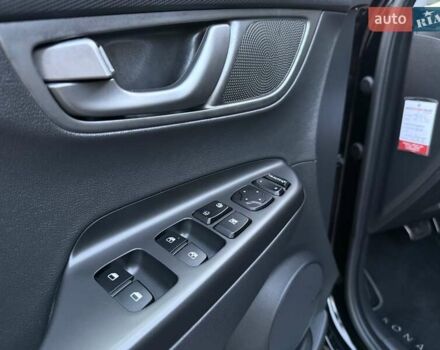 Черный Хендай Kona Electric, объемом двигателя 0 л и пробегом 125 тыс. км за 18599 $, фото 35 на Automoto.ua