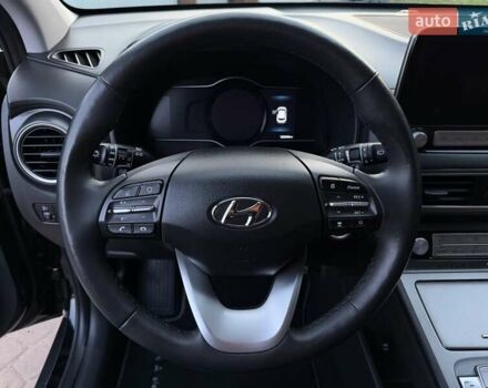 Черный Хендай Kona Electric, объемом двигателя 0 л и пробегом 125 тыс. км за 18599 $, фото 44 на Automoto.ua