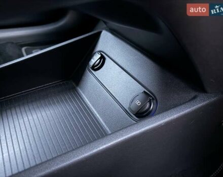 Черный Хендай Kona Electric, объемом двигателя 0 л и пробегом 125 тыс. км за 18599 $, фото 77 на Automoto.ua