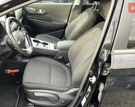 Черный Хендай Kona Electric, объемом двигателя 0 л и пробегом 123 тыс. км за 18900 $, фото 38 на Automoto.ua