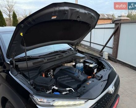 Черный Хендай Kona Electric, объемом двигателя 0 л и пробегом 125 тыс. км за 18599 $, фото 89 на Automoto.ua