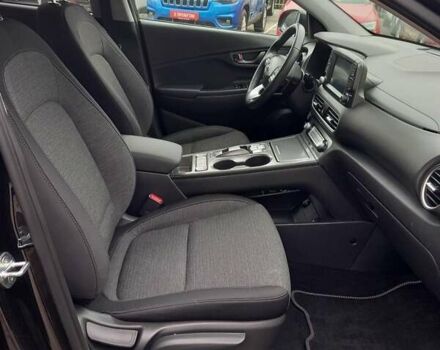 Чорний Хендай Kona Electric, об'ємом двигуна 0 л та пробігом 70 тис. км за 17700 $, фото 22 на Automoto.ua