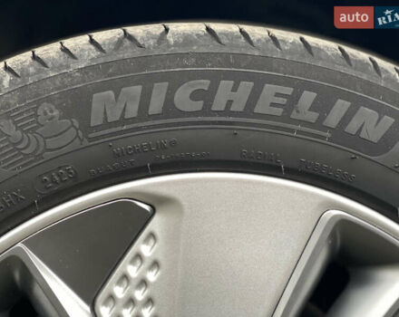 Черный Хендай Kona Electric, объемом двигателя 0 л и пробегом 123 тыс. км за 18900 $, фото 107 на Automoto.ua