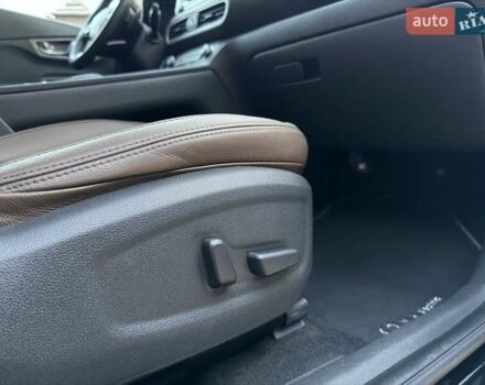 Черный Хендай Kona Electric, объемом двигателя 0 л и пробегом 125 тыс. км за 18599 $, фото 74 на Automoto.ua