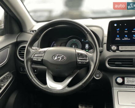 Черный Хендай Kona Electric, объемом двигателя 0 л и пробегом 123 тыс. км за 18900 $, фото 27 на Automoto.ua