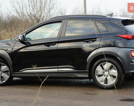 Черный Хендай Kona Electric, объемом двигателя 0 л и пробегом 124 тыс. км за 16600 $, фото 7 на Automoto.ua