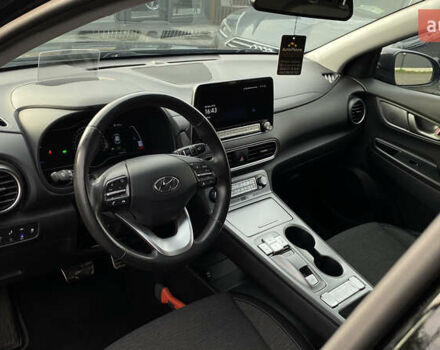 Черный Хендай Kona Electric, объемом двигателя 0 л и пробегом 123 тыс. км за 18900 $, фото 39 на Automoto.ua