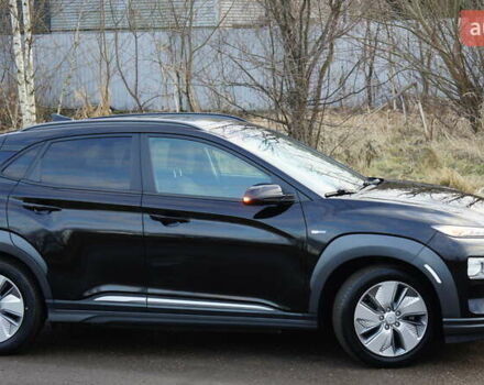 Черный Хендай Kona Electric, объемом двигателя 0 л и пробегом 124 тыс. км за 16600 $, фото 4 на Automoto.ua