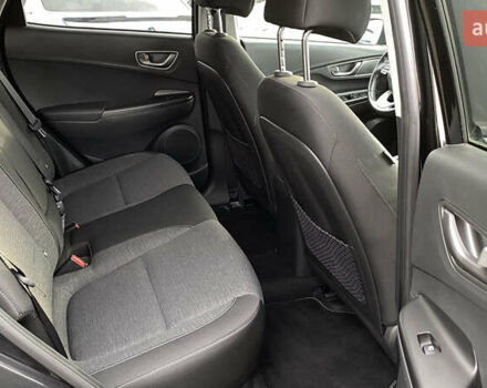 Черный Хендай Kona Electric, объемом двигателя 0 л и пробегом 123 тыс. км за 18900 $, фото 63 на Automoto.ua