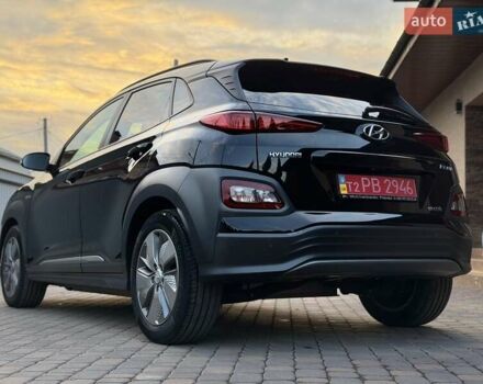 Черный Хендай Kona Electric, объемом двигателя 0 л и пробегом 125 тыс. км за 18599 $, фото 11 на Automoto.ua