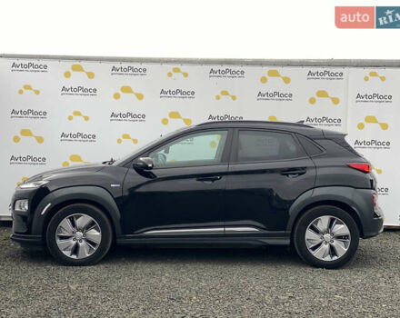 Черный Хендай Kona Electric, объемом двигателя 0 л и пробегом 123 тыс. км за 18900 $, фото 98 на Automoto.ua