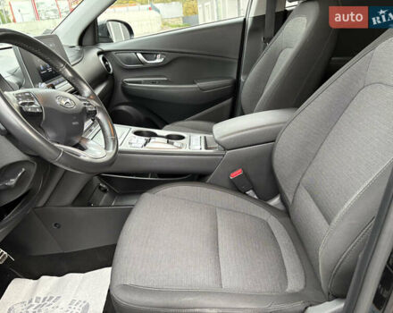 Черный Хендай Kona Electric, объемом двигателя 0 л и пробегом 30 тыс. км за 17200 $, фото 25 на Automoto.ua