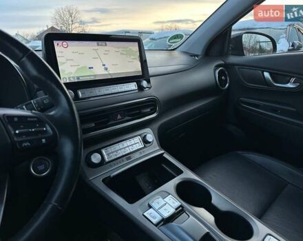 Черный Хендай Kona Electric, объемом двигателя 0 л и пробегом 80 тыс. км за 23100 $, фото 77 на Automoto.ua